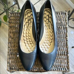 Walking Cradles Black Leather Pump‎ Heel Women’s size 13
